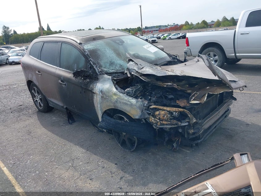 VOLVO XC60 T6/T6 PLATINUM/T6 PREMIER PLUS/T6 R-DESIGN/T6 R-DESIGN PLATINUM/T6 R-DESIGN PREMIER PLUS