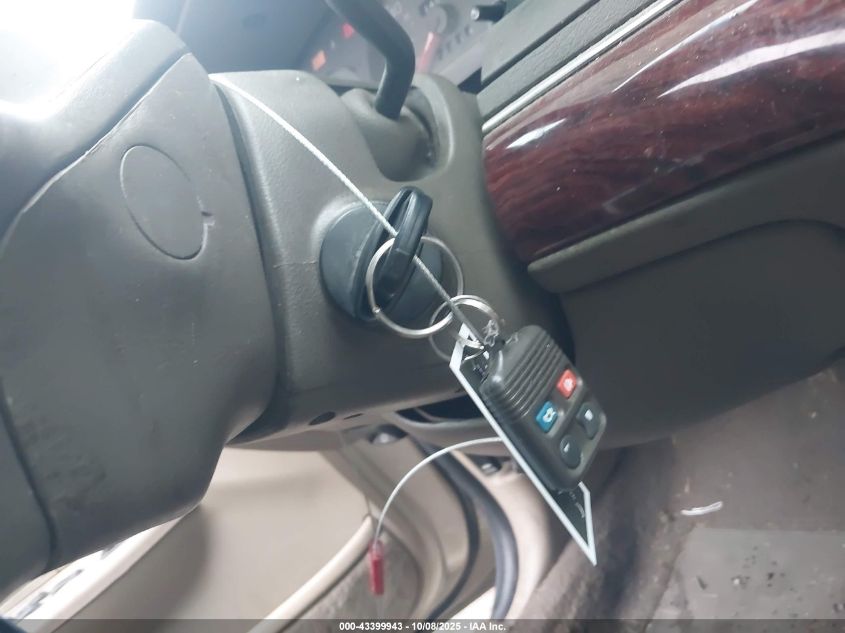 2000 Mercury Grand Marquis Gs VIN: 2MEFM74W5YX717222 Lot: 43399943