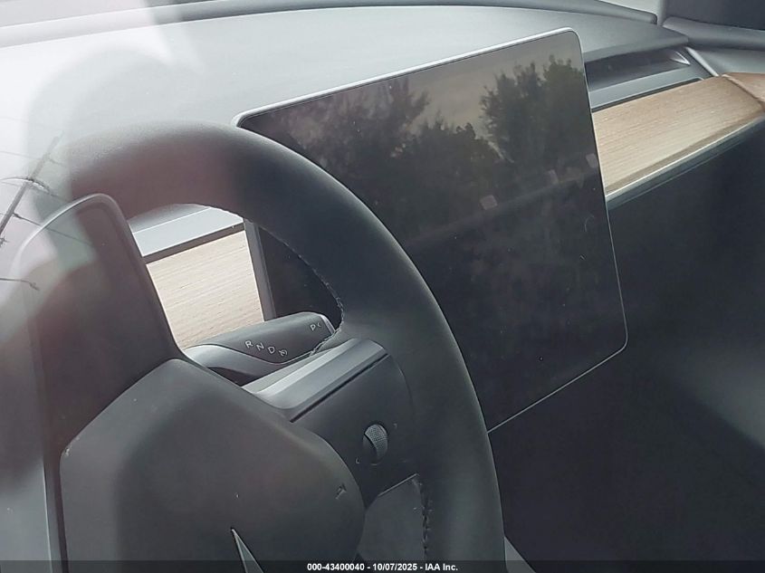 2024 Tesla Model Y VIN: 7SAYGDED2RF166295 Lot: 43400040