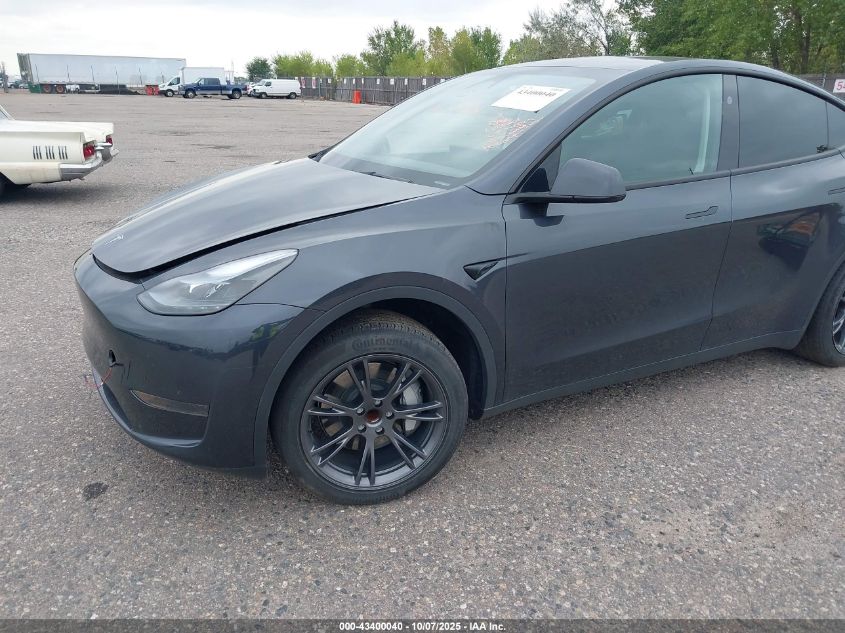 2024 Tesla Model Y VIN: 7SAYGDED2RF166295 Lot: 43400040