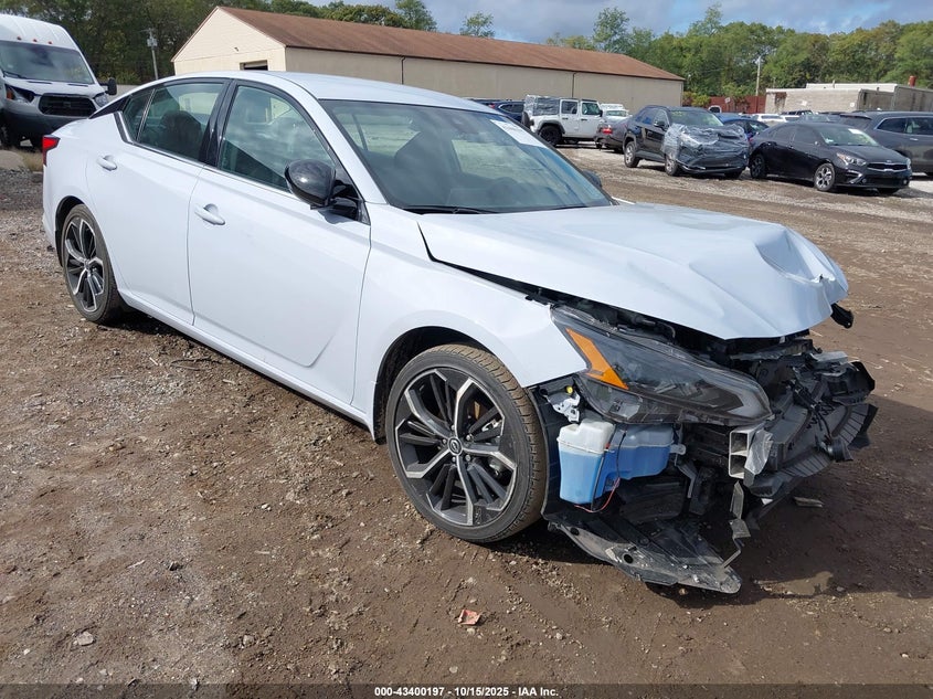 NISSAN ALTIMA SR FWD