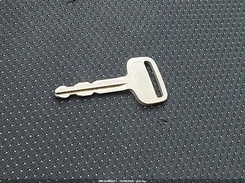 2001 Toyota Celica Gt VIN: JTDDR32T110081981 Lot: 43400231