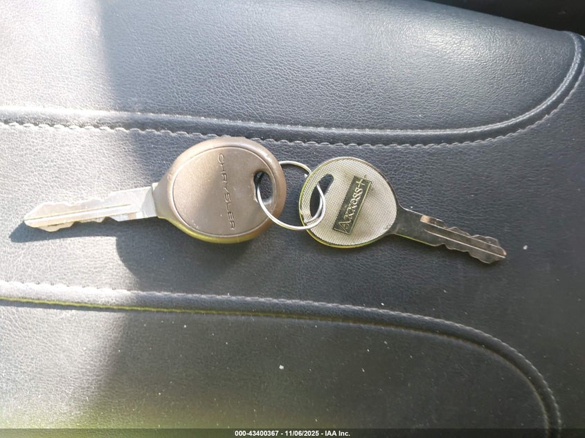 2002 Chrysler Concorde Lxi VIN: 2C3HD36M02H180232 Lot: 43400367