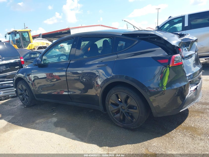 2024 Tesla Model Y Long Range Dual Motor All-Wheel Drive/Rwd VIN: 7SAYGDED8RF197535 Lot: 43400373