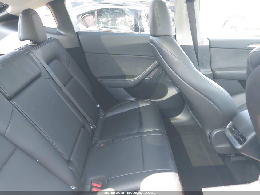 2024 Tesla Model Y Long Range Dual Motor All-Wheel Drive/Rwd VIN: 7SAYGDED8RF197535 Lot: 43400373