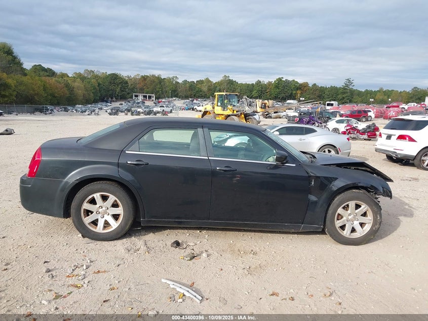 2007 Chrysler 300 VIN: 2C3KA43R77H806807 Lot: 43400396