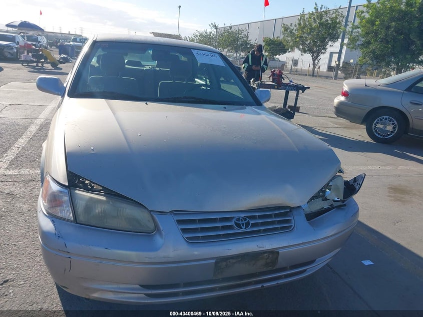 1998 Toyota Camry Le V6 VIN: JT2BF22K2W0111670 Lot: 43400469