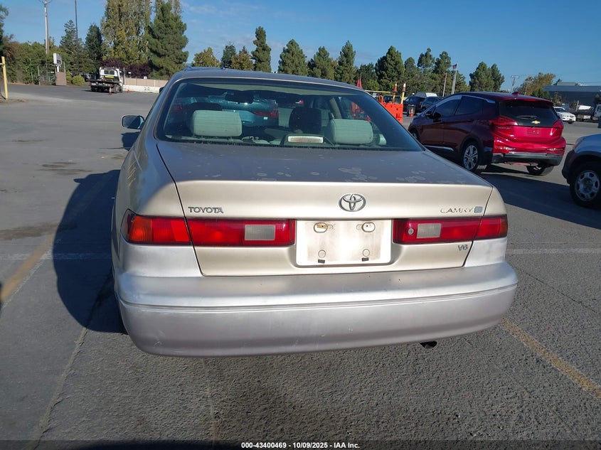 1998 Toyota Camry Le V6 VIN: JT2BF22K2W0111670 Lot: 43400469