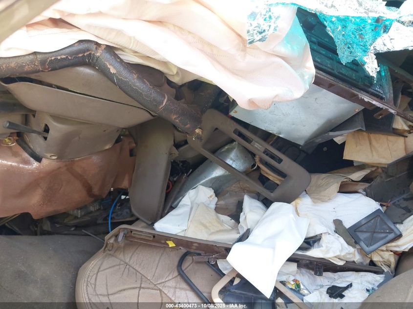 1998 Lincoln Town Car Signature VIN: 1LNFM82W0WY659474 Lot: 43400473