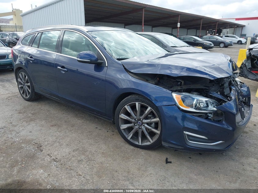 VOLVO V60 T5 PLATINUM