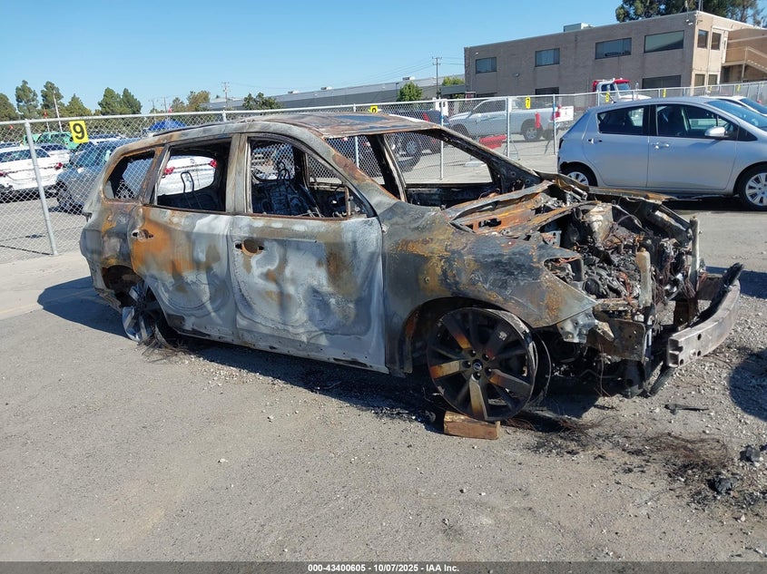 NISSAN PATHFINDER PLATINUM