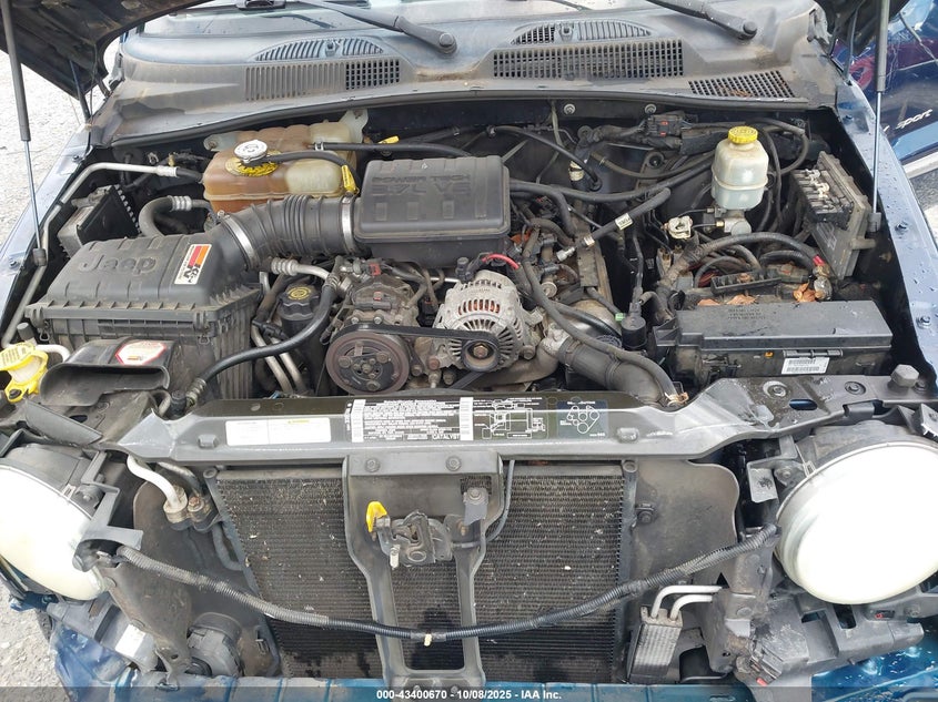 2002 Jeep Liberty Sport VIN: 1J4GL48K02W144127 Lot: 43400670