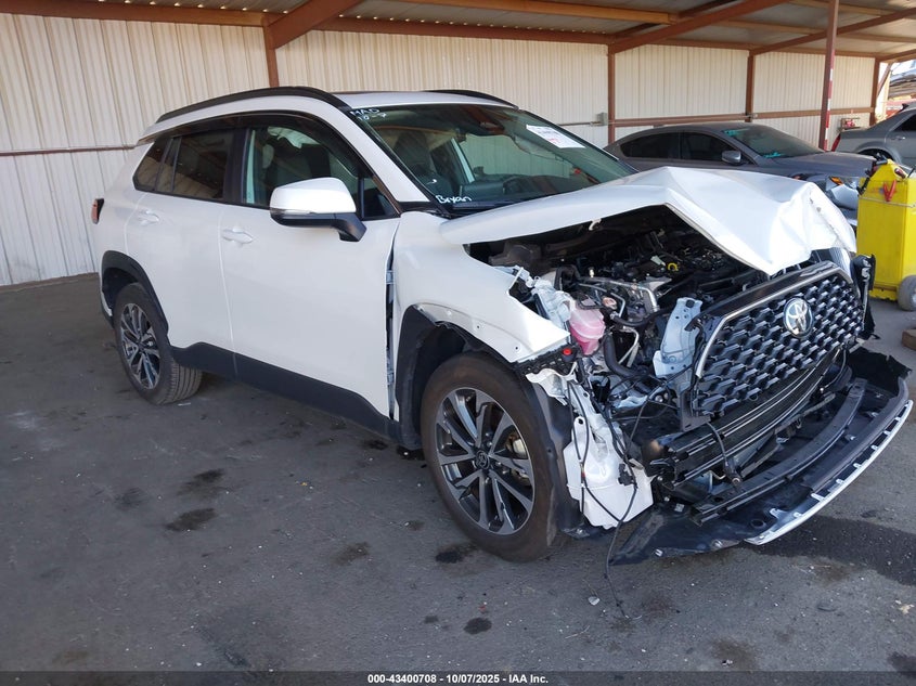 TOYOTA COROLLA CROSS XLE