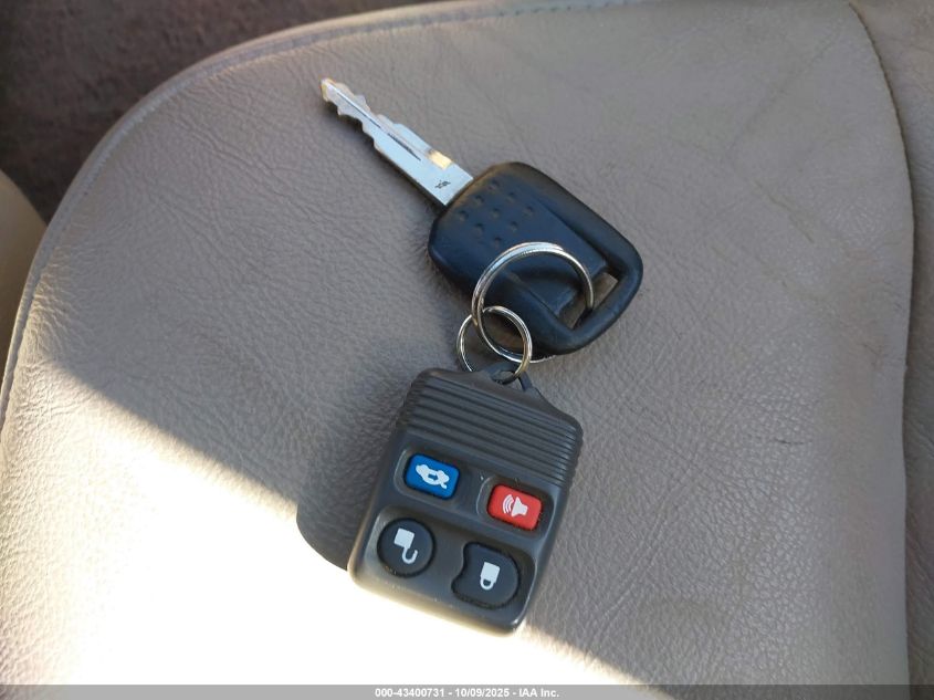 2004 Mercury Grand Marquis Gs VIN: 2MEFM74W94X659206 Lot: 43400731