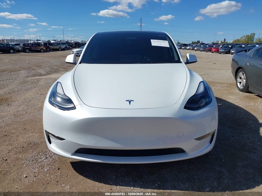 2022 Tesla Model Y Performance Dual Motor All-Wheel Drive VIN: 7SAYGDEF0NF574757 Lot: 43400753