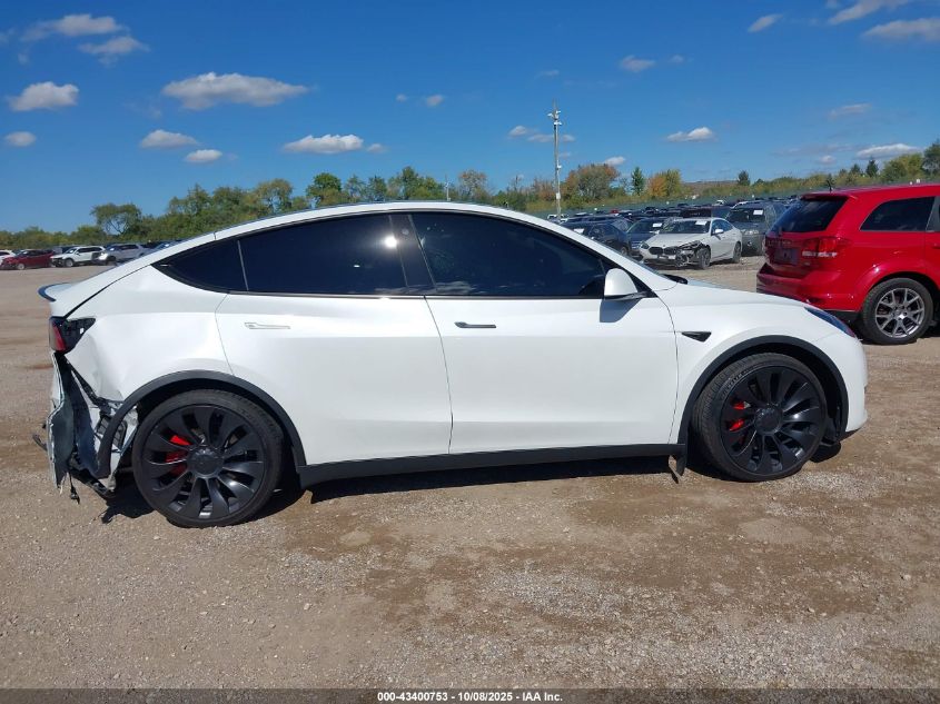 2022 Tesla Model Y Performance Dual Motor All-Wheel Drive VIN: 7SAYGDEF0NF574757 Lot: 43400753