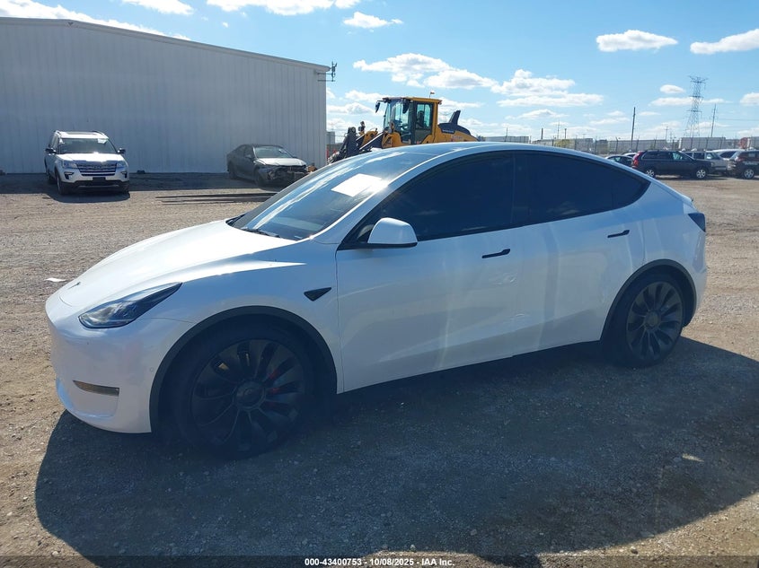 2022 Tesla Model Y Performance Dual Motor All-Wheel Drive VIN: 7SAYGDEF0NF574757 Lot: 43400753