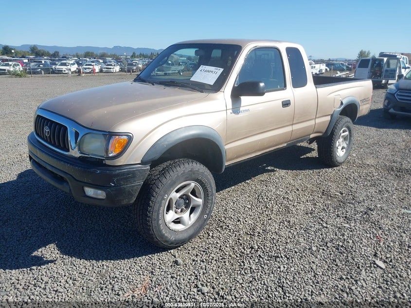 5TEWN72N81Z879407 2001 TOYOTA TACOMA photo no. 2