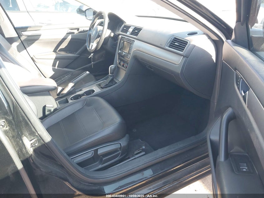 2014 VOLKSWAGEN PASSAT 1.8T SE - 1VWBS7A30EC105855