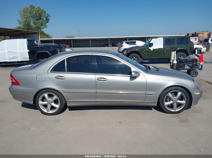 2004 Mercedes-Benz C 230 Kompressor Sport/Sport VIN: WDBRF40J24A637010 Lot: 43401043