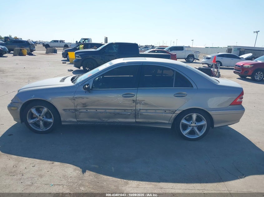 2004 Mercedes-Benz C 230 Kompressor Sport/Sport VIN: WDBRF40J24A637010 Lot: 43401043