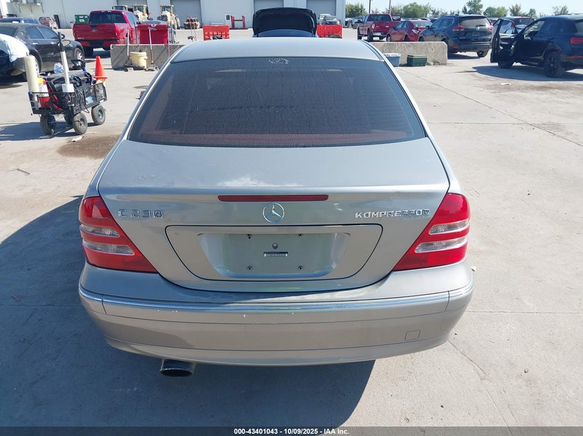 2004 Mercedes-Benz C 230 Kompressor Sport/Sport VIN: WDBRF40J24A637010 Lot: 43401043