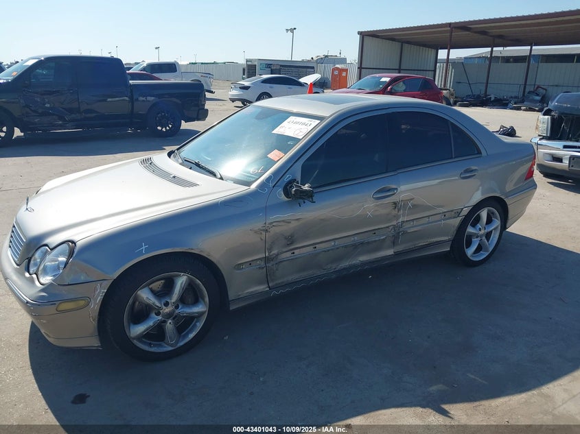 2004 Mercedes-Benz C 230 Kompressor Sport/Sport VIN: WDBRF40J24A637010 Lot: 43401043