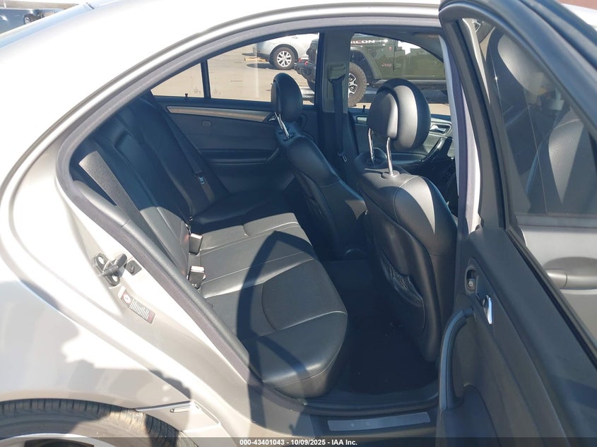 2004 Mercedes-Benz C 230 Kompressor Sport/Sport VIN: WDBRF40J24A637010 Lot: 43401043