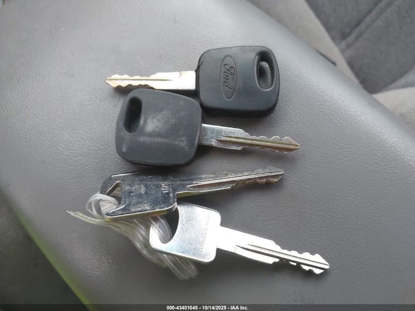 2000 Ford Explorer Xls VIN: 1FMZU72E1YZC54199 Lot: 43401045