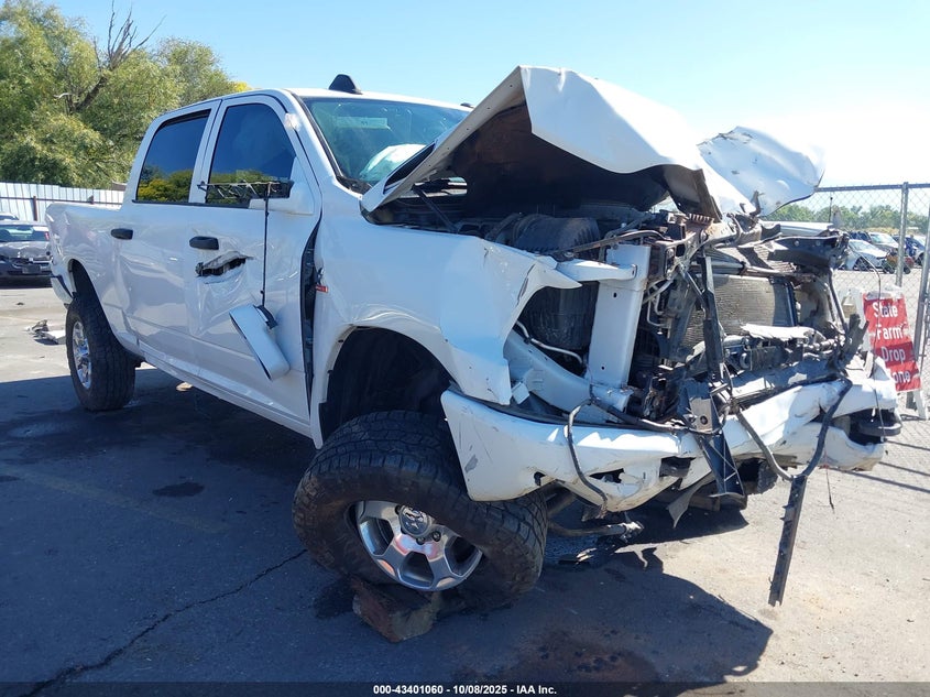 RAM 2500 TRADESMAN 4X4 6 4 BOX