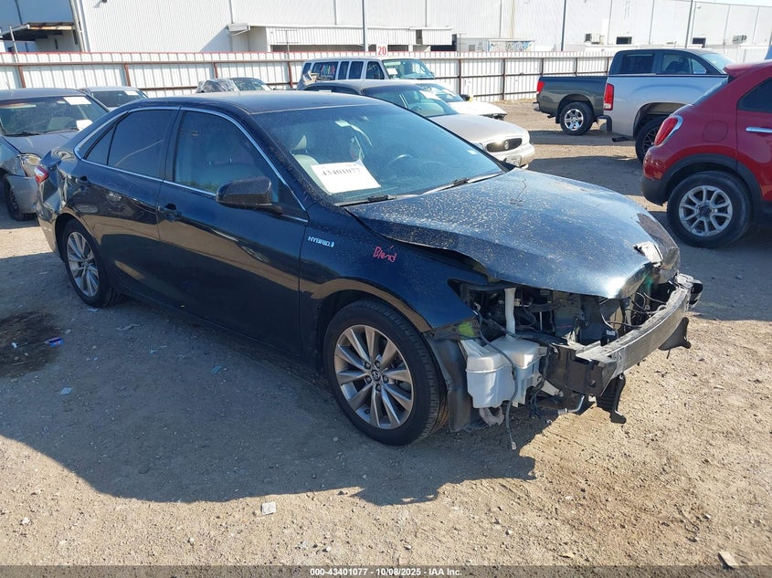 TOYOTA CAMRY HYBRID XLE