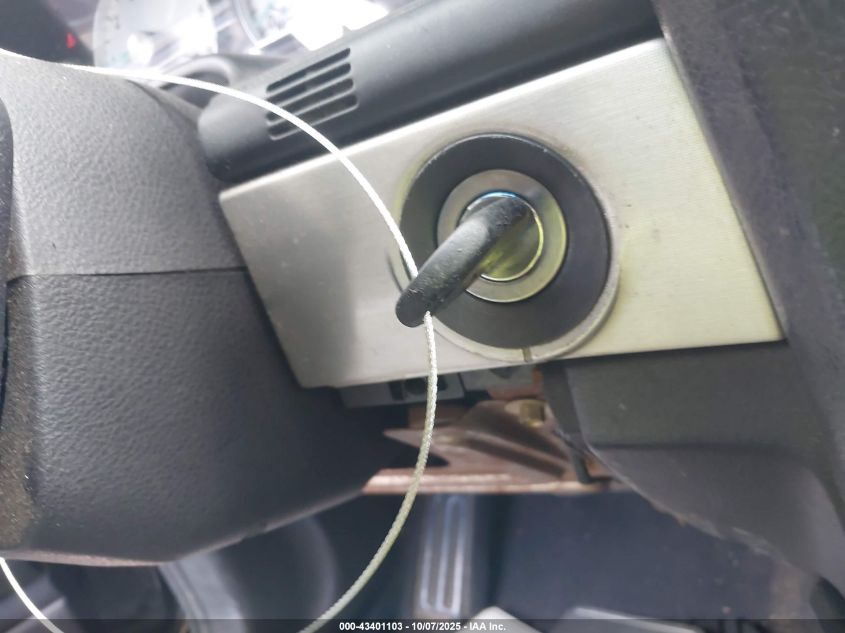 2003 Ford Thunderbird VIN: 1FAHP60AX3Y112195 Lot: 43401103