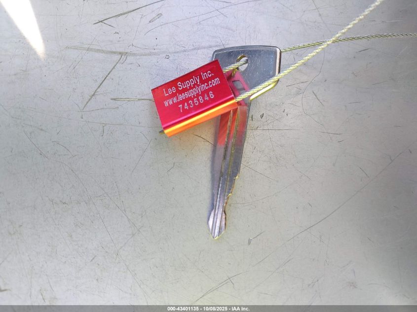 1997 Toyota Previa Dx S/C VIN: JT3GK12M5V1262133 Lot: 43401135