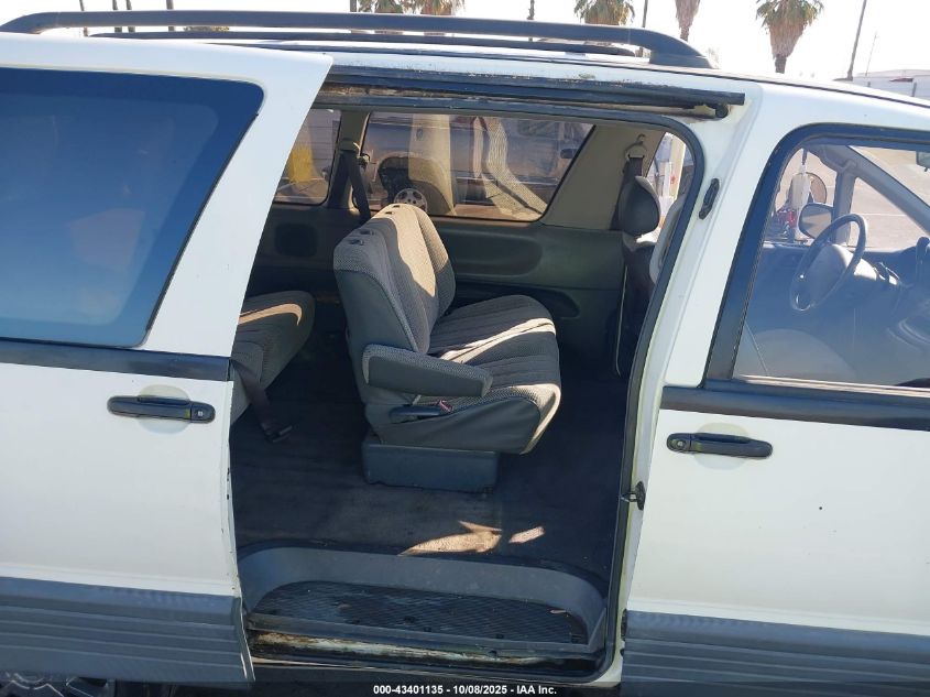 1997 Toyota Previa Dx S/C VIN: JT3GK12M5V1262133 Lot: 43401135