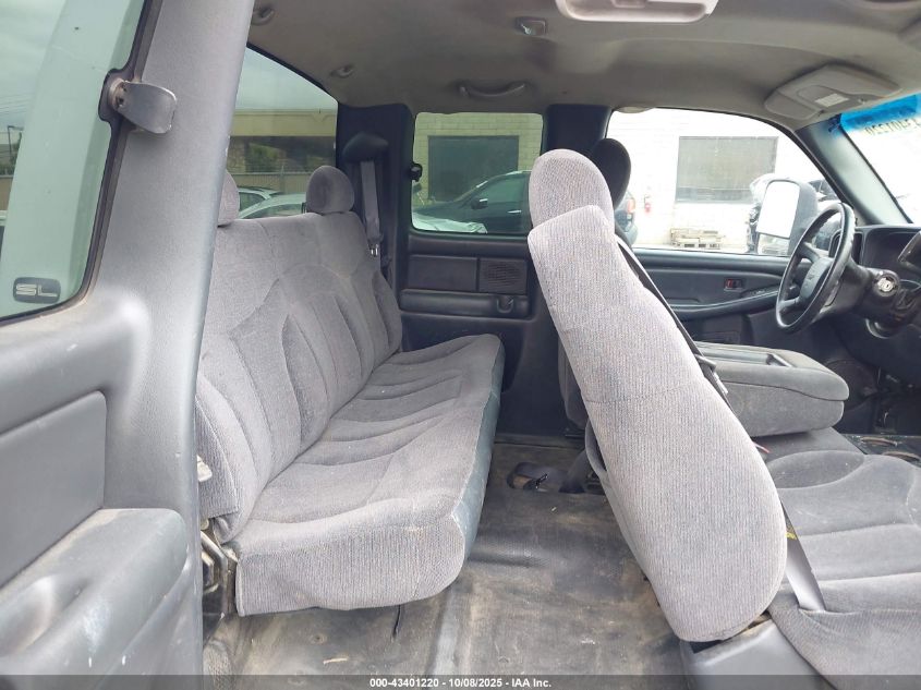 2000 GMC Sierra 1500 Sl VIN: 1GTEC19V9YE230300 Lot: 43401220