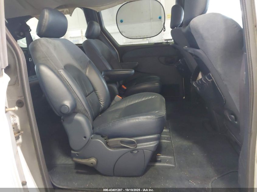 2001 Chrysler Town & Country Limited VIN: 2C8GP64L51R369847 Lot: 43401287