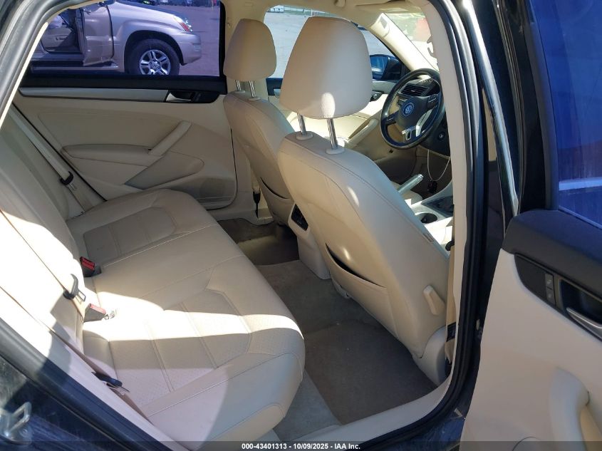 2015 Volkswagen Passat 1.8T Se VIN: 1VWBS7A38FC030792 Lot: 43401313