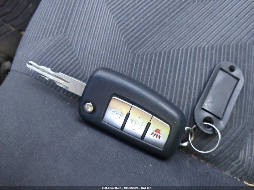 2016 NISSAN ROGUE S KNMAT2MT4GP721628