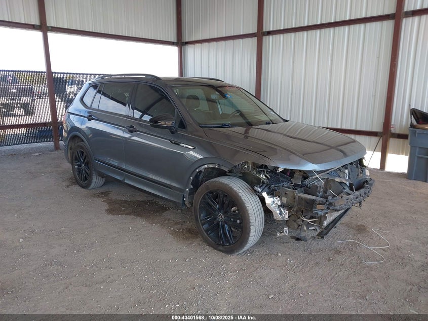 VOLKSWAGEN TIGUAN 2.0T SE R-LINE BLACK