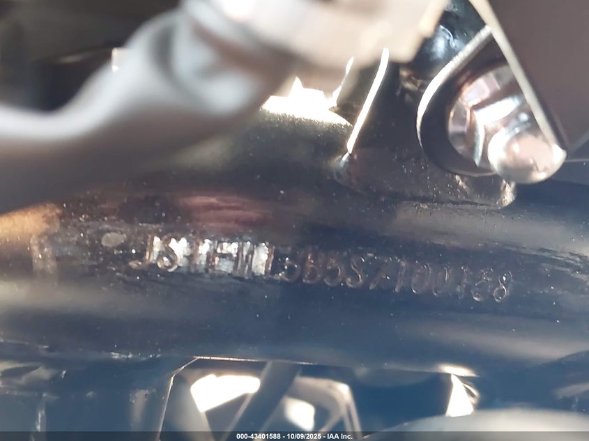 2025 Suzuki Gsx800 F VIN: JS1EM13B5S7100158 Lot: 43401588