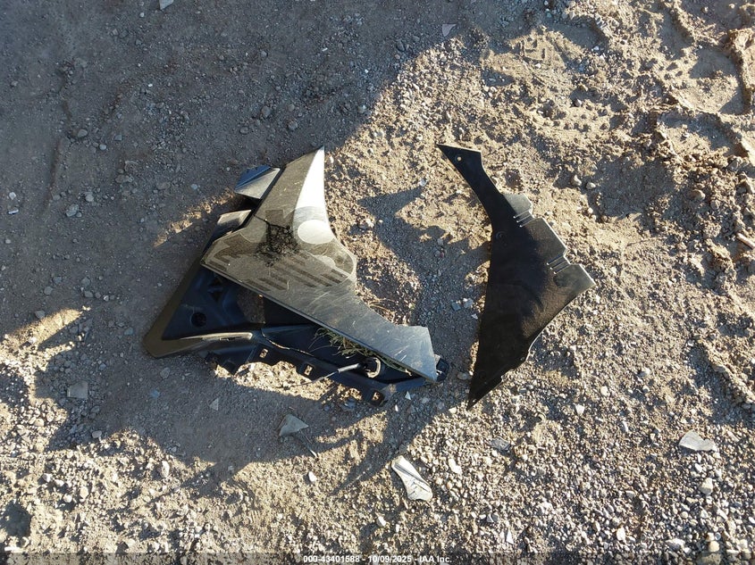 2025 Suzuki Gsx800 F VIN: JS1EM13B5S7100158 Lot: 43401588