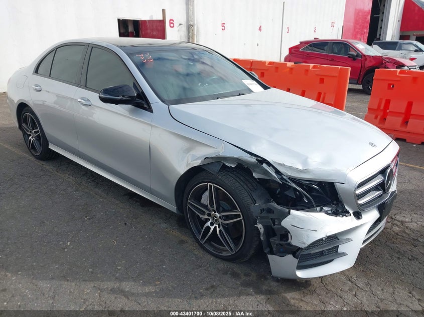 MERCEDES-BENZ E-CLASS E 300