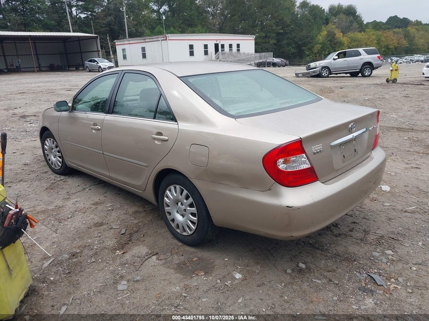 4T1BE32K44U807349 2004 TOYOTA CAMRY photo no. 3