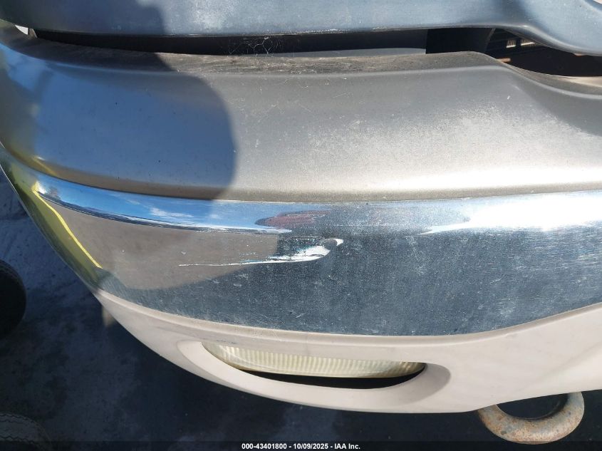 2000 Ford Expedition Eddie Bauer VIN: 1FMFU18L0YLB55320 Lot: 43401800