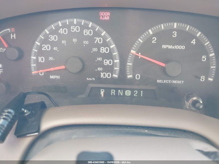 2000 Ford Expedition Eddie Bauer VIN: 1FMFU18L0YLB55320 Lot: 43401800