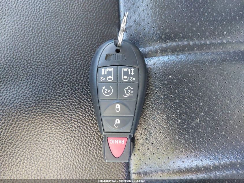 2015 Chrysler Town & Country Touring-L VIN: 2C4RC1CG4FR601505 Lot: 43401940