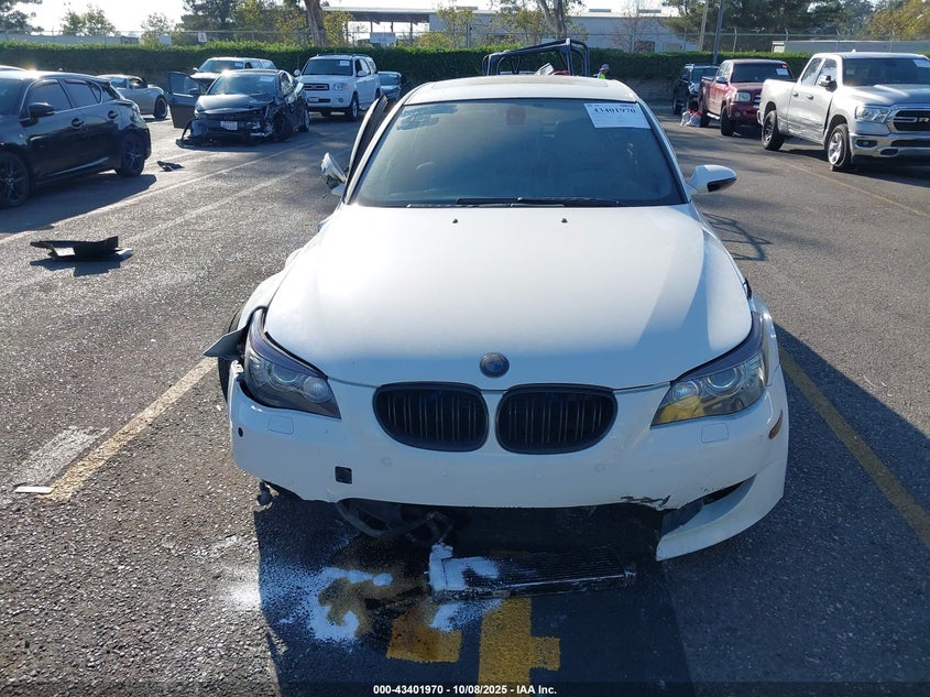 2008 BMW M5 VIN: WBSNB93558CX10798 Lot: 43401970
