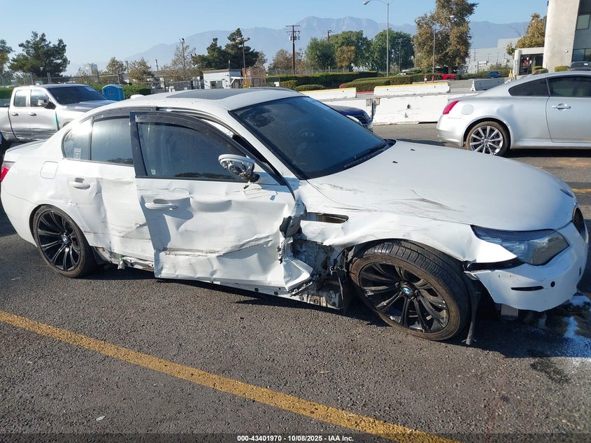 2008 BMW M5 VIN: WBSNB93558CX10798 Lot: 43401970