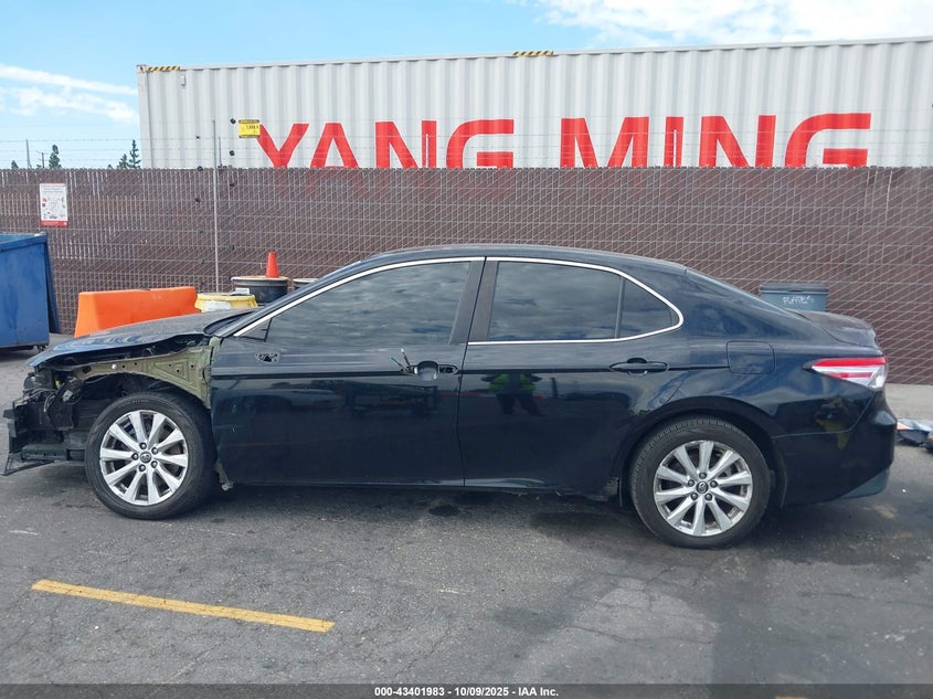 2018 Toyota Camry Le VIN: 4T1B11HK1JU141263 Lot: 43401983