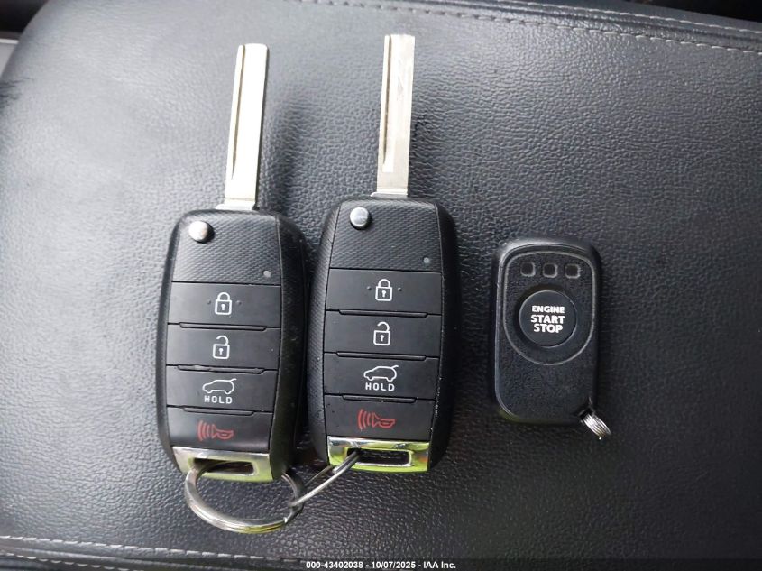 2016 Kia Sorento 2.0T Ex VIN: 5XYPHDA10GG003927 Lot: 43402038